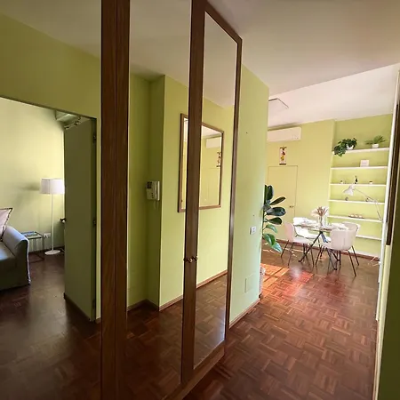 Urban Jungle 5 - Montenapoleone Apartment Milan